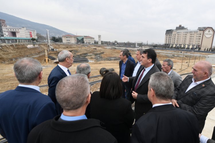 Bursa Osmangazi Meydanı'na tam destek