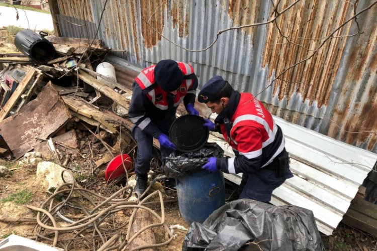 Bursa'da bidondan 4 kilo esrar ve t&uuml;fek &ccedil;ıktı