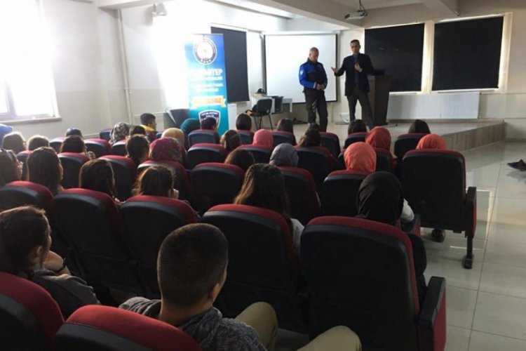 Gaziantep'te &ouml;ğrencilere sosyal medya uyarısı