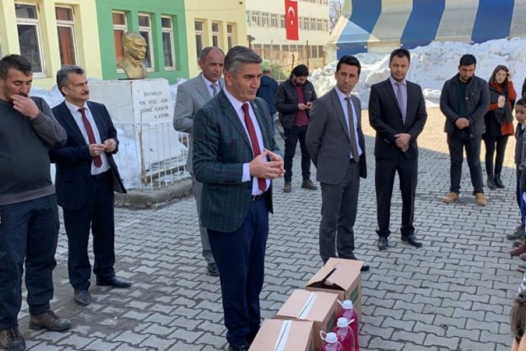 Korona vir&uuml;se karşı sıvı sabun dağıtıldı