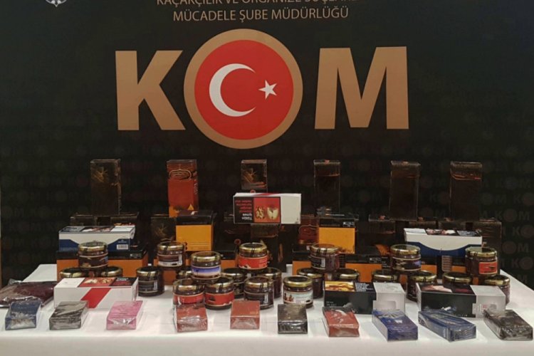 Ka&ccedil;ak nargile t&uuml;t&uuml;nleri ve y&uuml;zlerce sarılmış sigara ele ge&ccedil;irildi