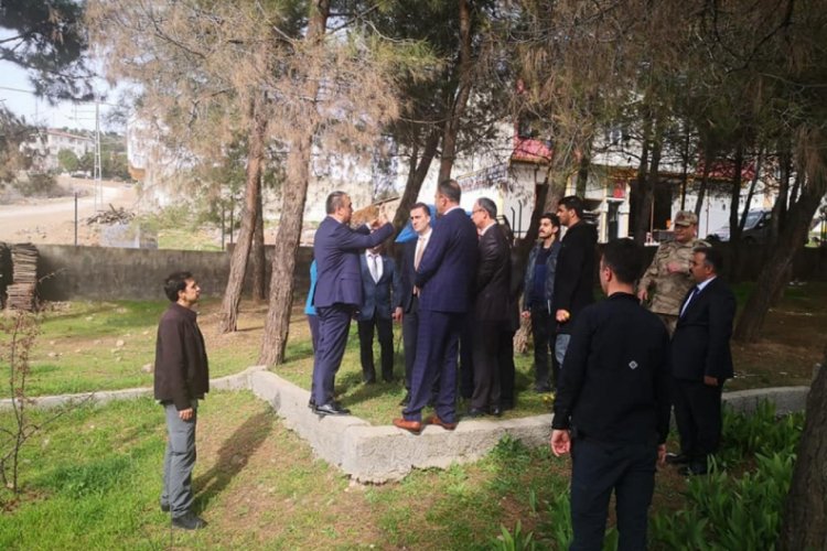 Kilis Valisi, kuru &uuml;z&uuml;m tesisi yapılacak alanda incelemede bulundu