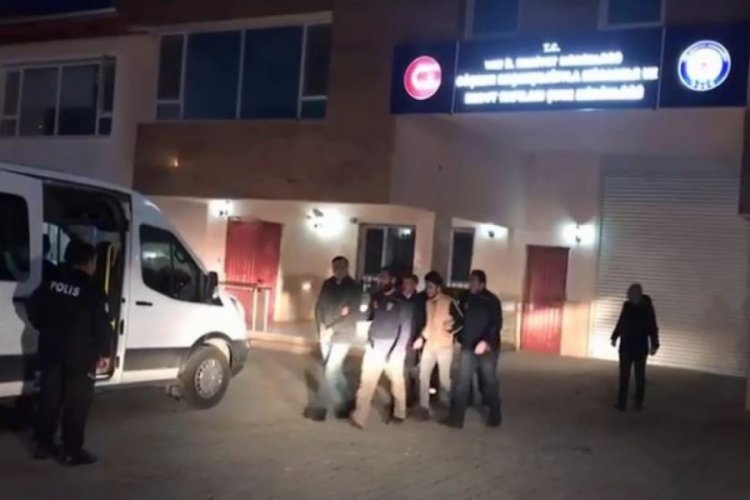 G&ouml;&ccedil;men ka&ccedil;ak&ccedil;ılığı ve insan ticareti operasyonu