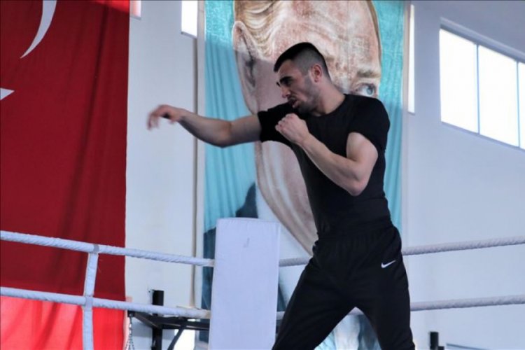 Milli boks&ouml;r Ekinci'nin hedefi 2020 Tokyo Olimpiyatları'na katılmak