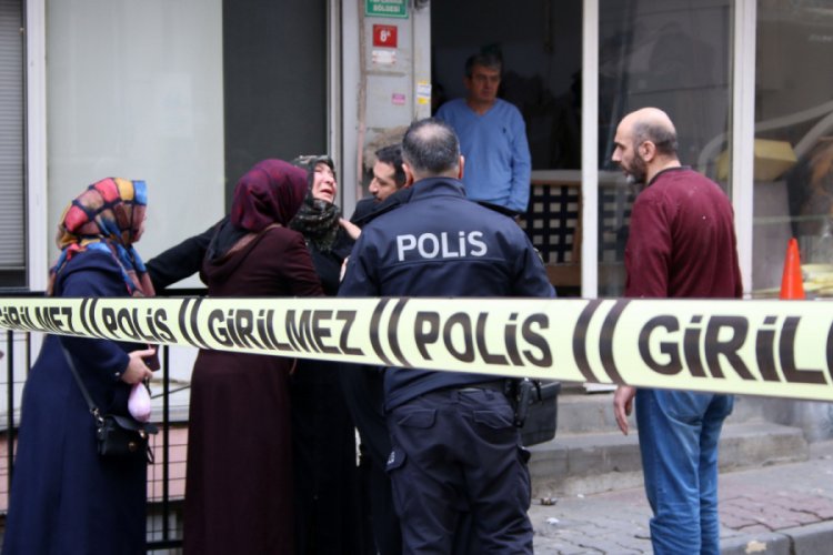 Karısı, kızı ve esnaf komşusunu tabancayla vurup ka&ccedil;tı