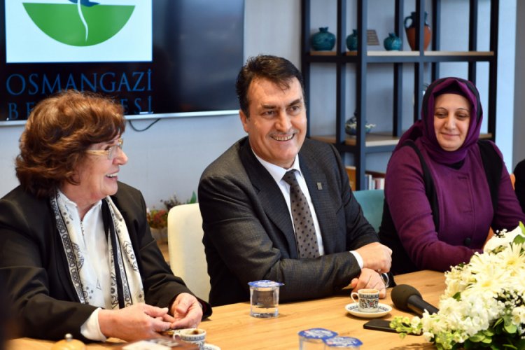 Osmangazi Belediye Başkanı D&uuml;ndar, Kadınlar G&uuml;n&uuml;'n&uuml; kutladı