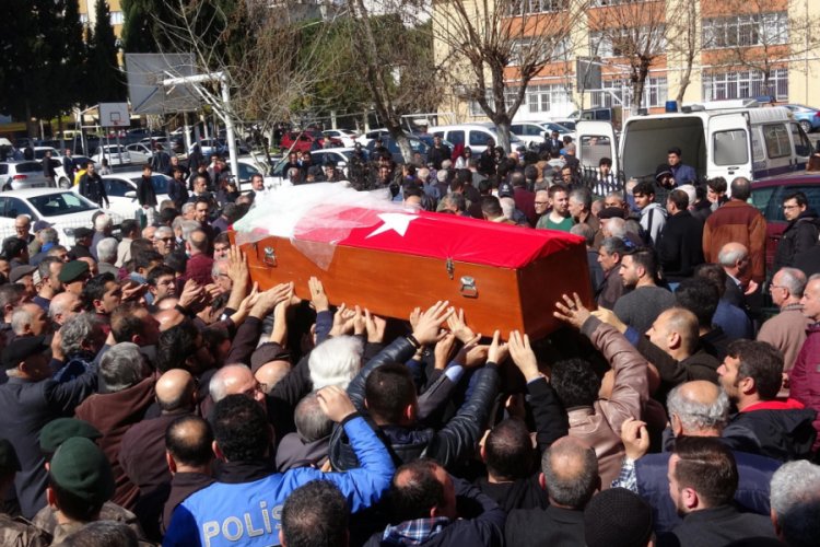 Erkek arkadaşı tarafından &ouml;ld&uuml;r&uuml;len polis toprağa verildi