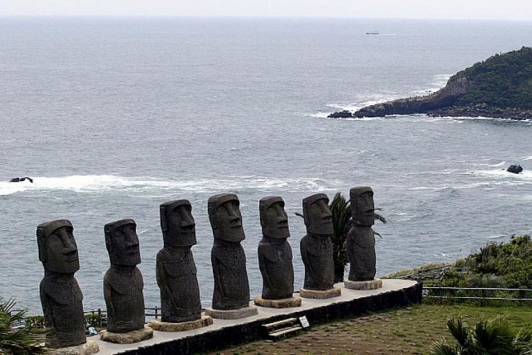 800 yıllık heykele aracıyla &ccedil;arpan adam g&ouml;zaltına alındı