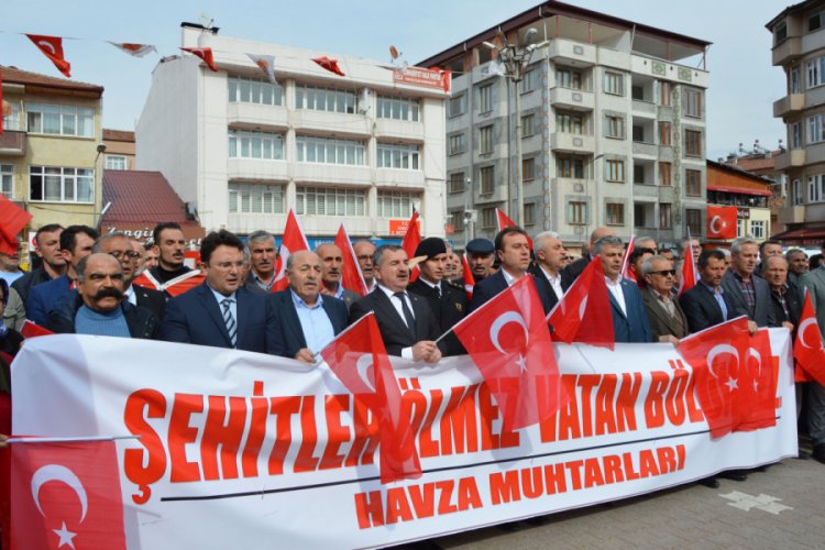 Şehitlere Saygı Y&uuml;r&uuml;y&uuml;ş&uuml; ve Mitingi yapıldı
