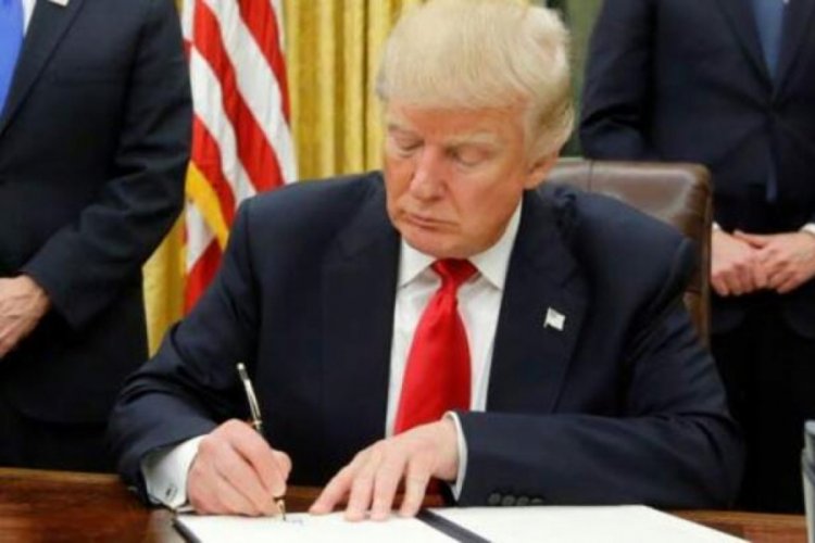 Trump'tan koronavir&uuml;s i&ccedil;in 8.3 milyar dolarlık imza!