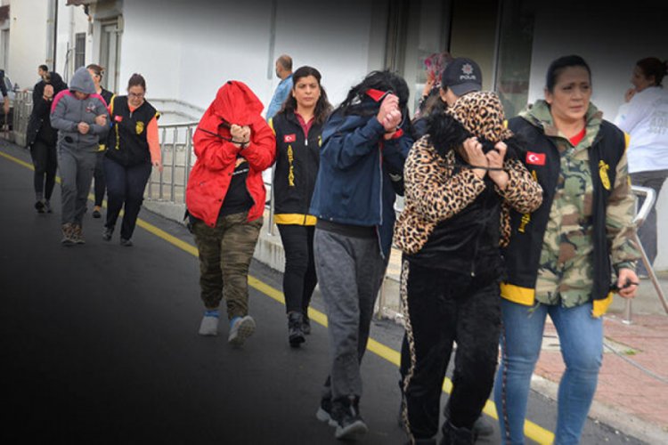 Kocasıyla fuhuş yapması i&ccedil;in 1500 TL vermiş