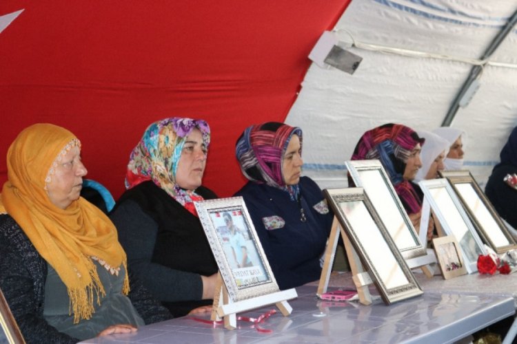 HDP &ouml;n&uuml;ndeki ailelerin evlat n&ouml;beti 187'nci g&uuml;n&uuml;nde