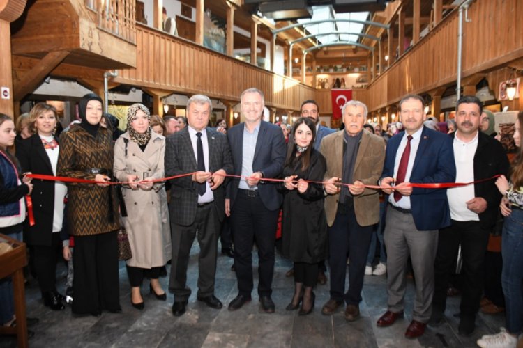 Bursa'da kadınlar g&uuml;n&uuml;ne &ouml;zel takı sergisi