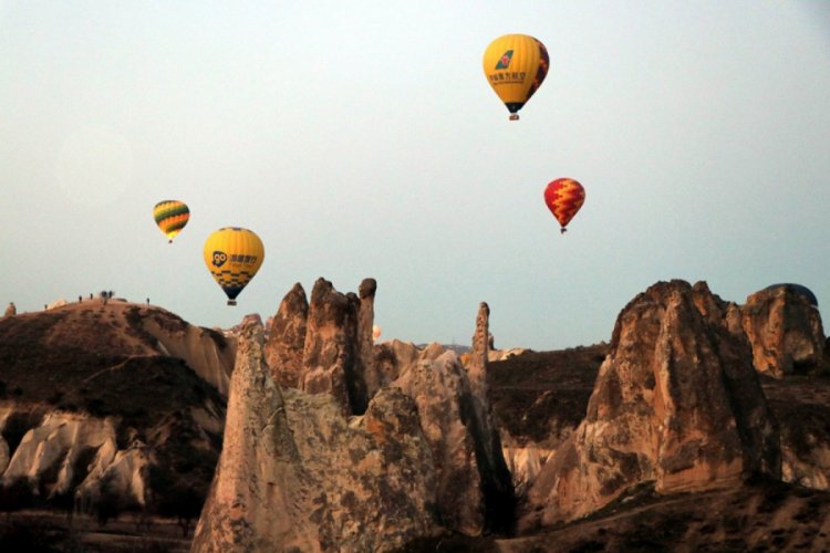 Kapadokya'da balonların g&ouml;rsel ş&ouml;leni