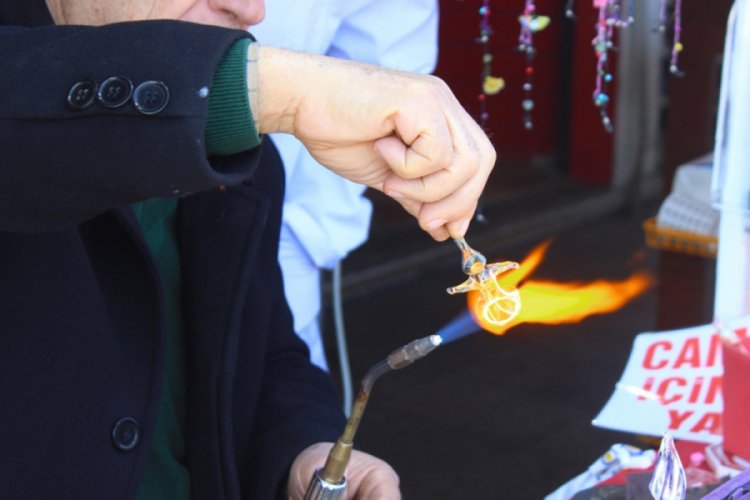 Babasının yarım asırlık mesleğine kızı sahip &ccedil;ıktı