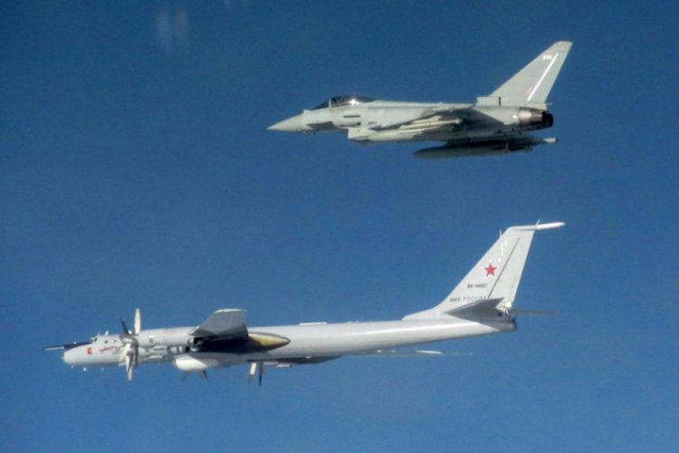 İngiliz - Rus u&ccedil;akları arasında gerilim