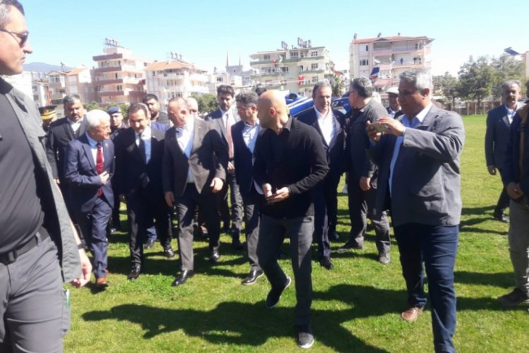 Bakan &Ccedil;avuşoğlu İdlib şehidinin ailesini ziyaret etti