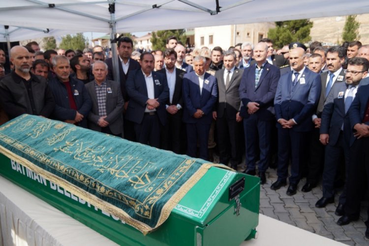 Bakan Soylu, Ferit &Ouml;zdemir'in cenazesine katıldı