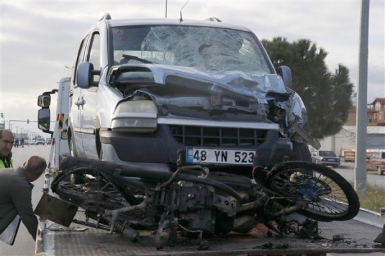 Feci kazada motosiklet s&uuml;r&uuml;c&uuml;s&uuml; hayatını kaybetti