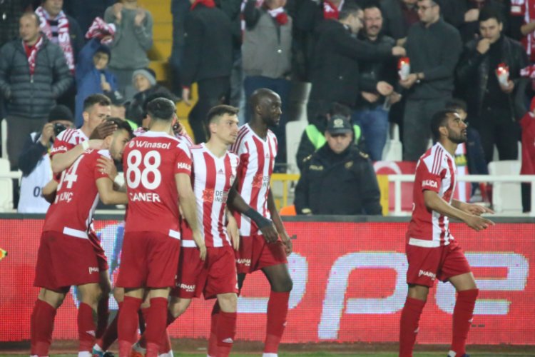 Sivassporlu futbolculara iki g&uuml;n izin