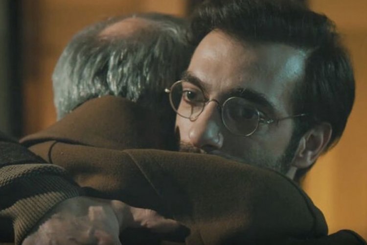 &Ouml;ğretmen dizisinde b&uuml;y&uuml;k sır! Akif ve Metin M&uuml;d&uuml;r nereden tanışıyor?