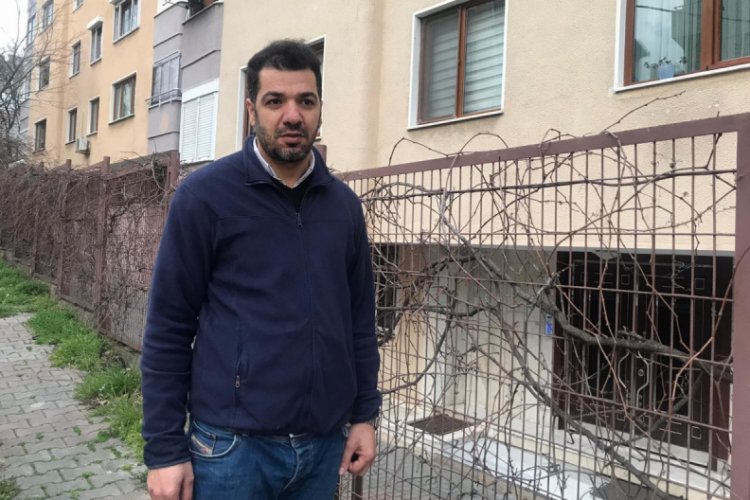 Yemek siparişi verdi, adrese giden kuryenin motosikletini &ccedil;aldı