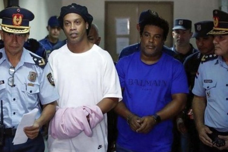 Ronaldinho'nun cezaevinden ilk g&ouml;r&uuml;nt&uuml;s&uuml; ortaya &ccedil;ıktı