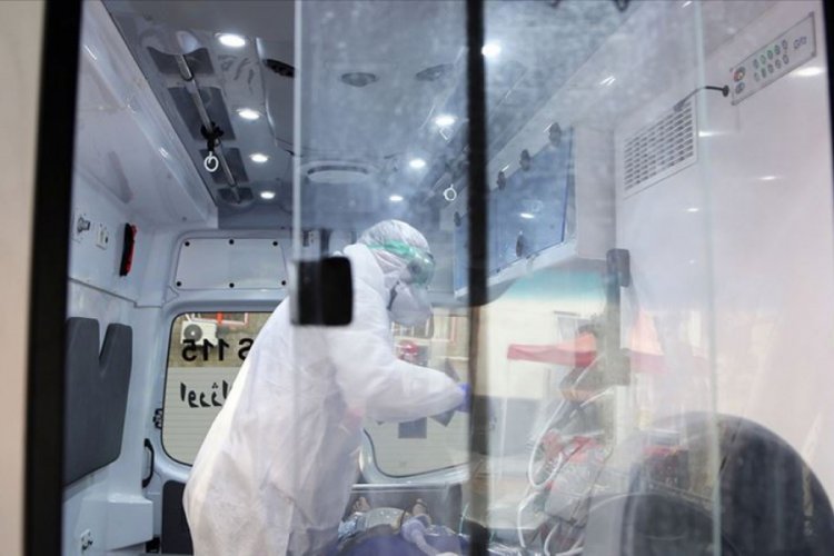İran'da Ulusal Kriz Y&ouml;netim Kurumu Başkanı da koronavir&uuml;se yakalandı