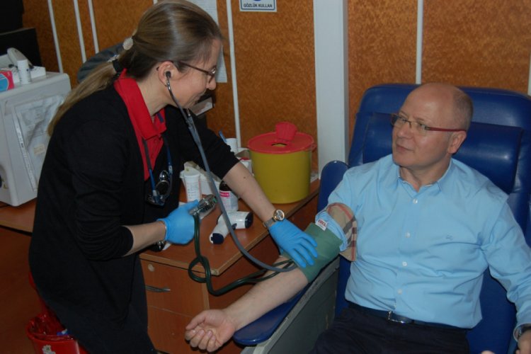 Kızılay Bursa Şubesi'nden 8 Mart'a anlamlı kutlama