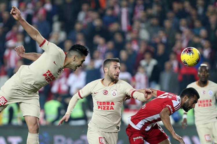 Radamel Falcao kalitesini g&ouml;stermeye başladı