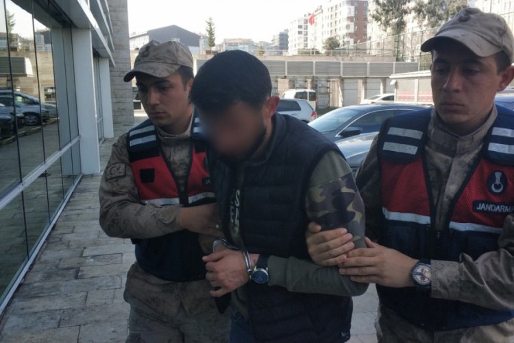 Tartıştığı akrabasını bı&ccedil;akladı