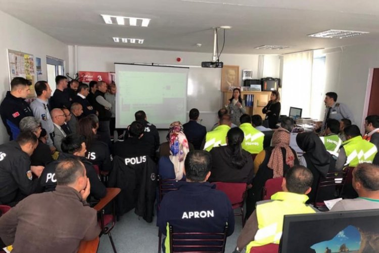 Havaalanı personeline korona vir&uuml;s anlatıldı