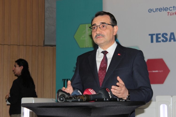D&ouml;nmez, petrol fiyatlarındaki d&uuml;ş&uuml;ş&uuml; değerlendirdi