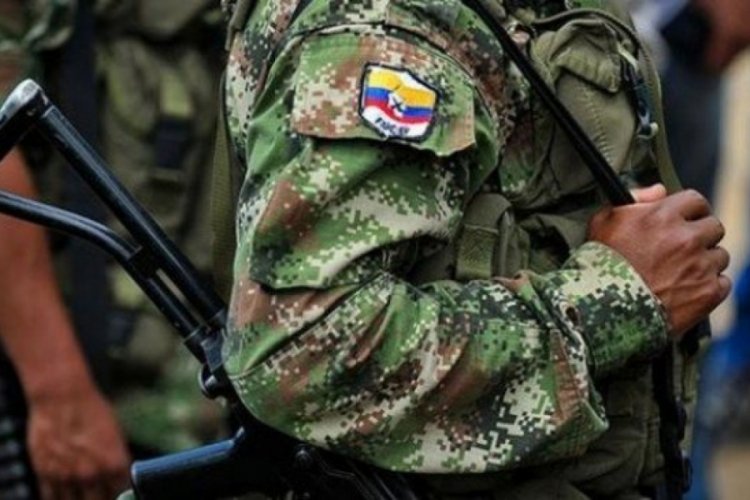 Venezuela-Kolombiya sınırında silahlı gruplar &ccedil;atıştı