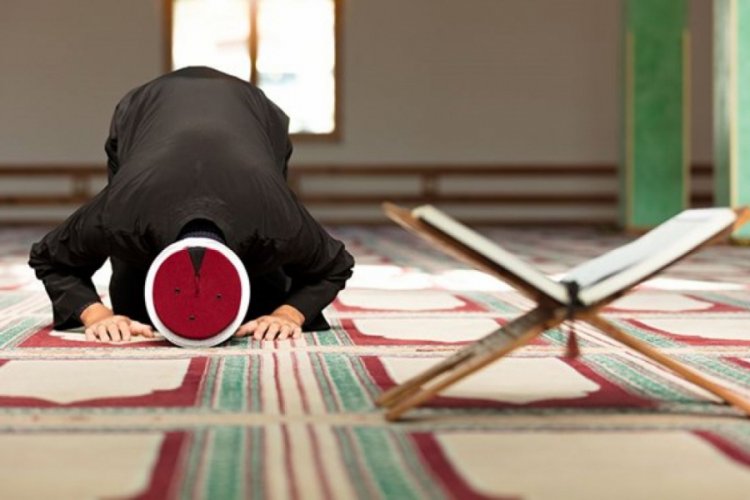 Fransa'da "camide cuma namazı kılınmasın" &ccedil;ağrısı