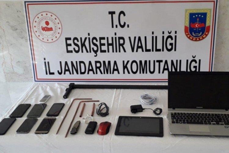İzinsiz kazı operasyonunda 20 g&ouml;zaltı