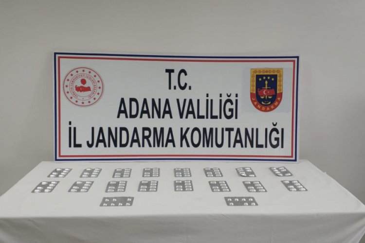 Cezaevine uyuşturucu sokmak isterken yakalandılar