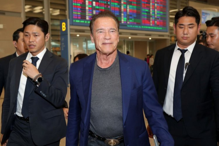Arnold Schwarzenegger'den robotunu yapan şirkete dava