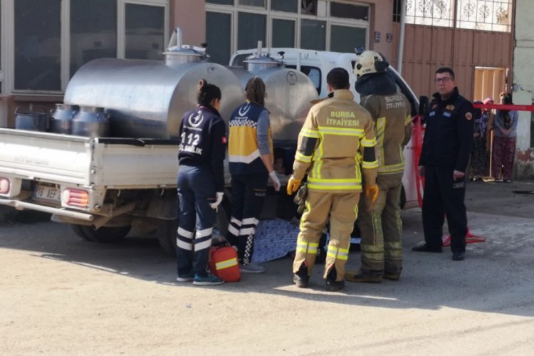 Bursa'da s&uuml;t toplanan kamyonetin &ccedil;arpmasıyla &ouml;ld&uuml;