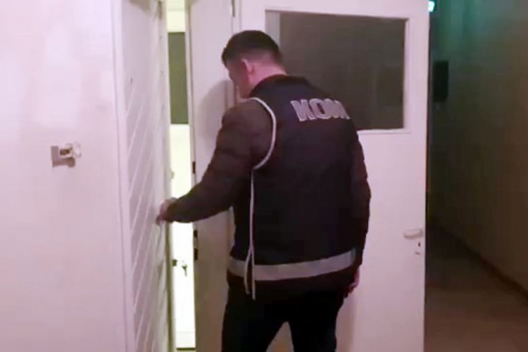 Gaziantep'te sahte i&ccedil;ki ve ka&ccedil;ak sigara operasyonu
