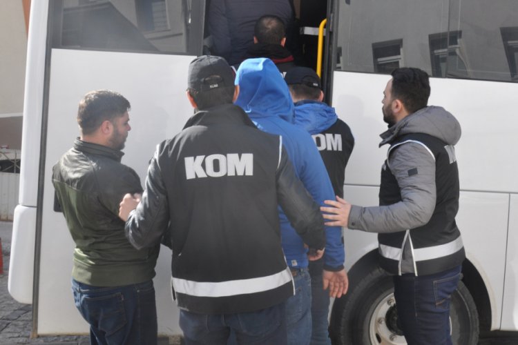 4 ilde us&uuml;ls&uuml;z ara&ccedil; tescili operasyonu: 7 g&ouml;zaltı