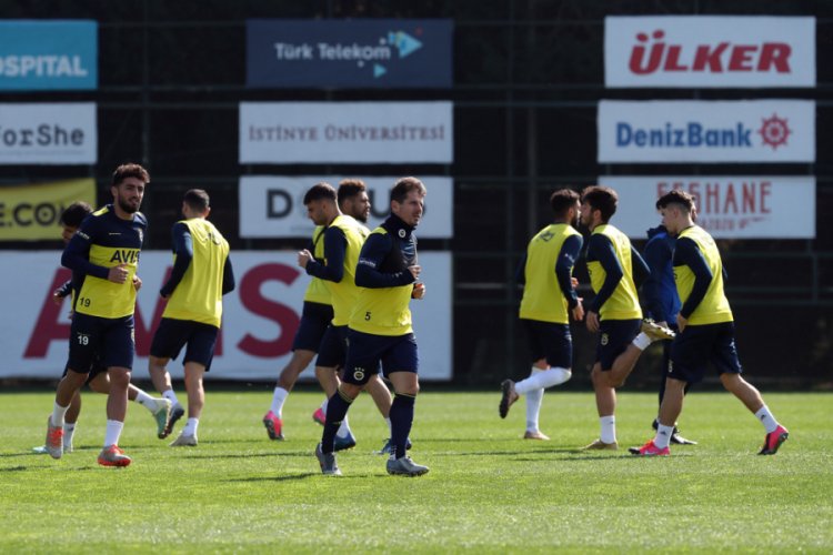 Fenerbah&ccedil;e, Konyaspor ma&ccedil;ı hazırlıklarını s&uuml;rd&uuml;rd&uuml;
