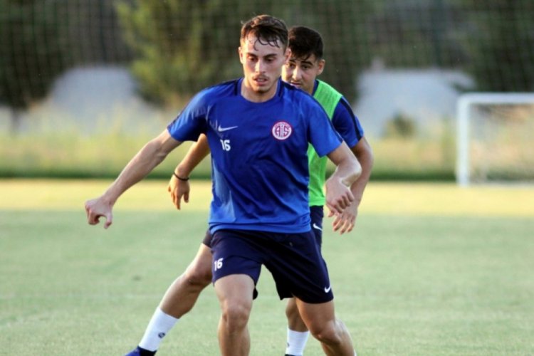 B&uuml;nyamin Balcı performansıyla g&ouml;z dolduruyor