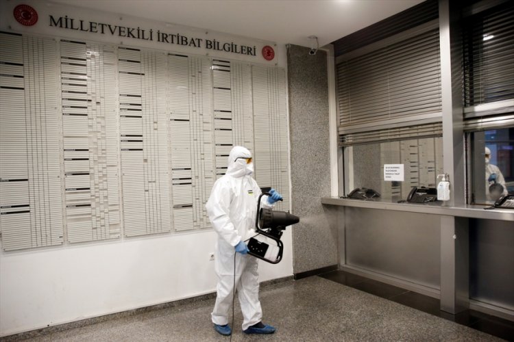 TBMM'de koronavir&uuml;s i&ccedil;in dezenfekte edildi