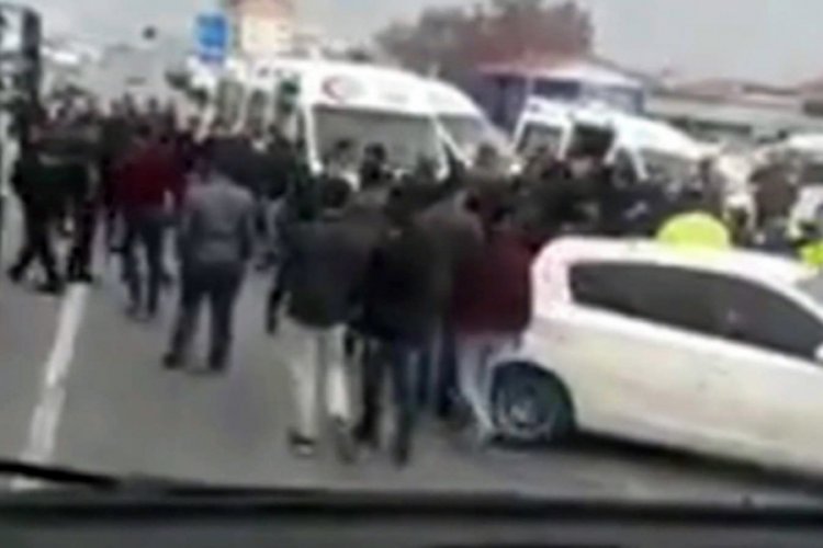 3 aracın karıştığı zincirleme kaza