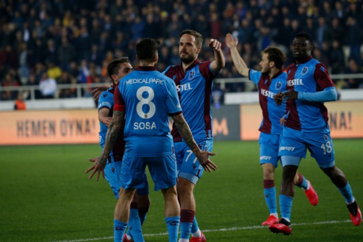 Trabzonspor hem lig hem de deplasman lideri