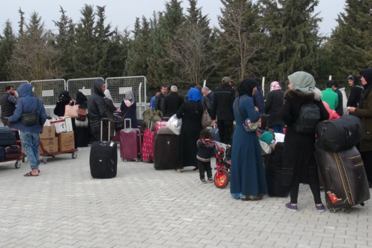 Suriyelilerin bayram tatiline koronavir&uuml;s engeli