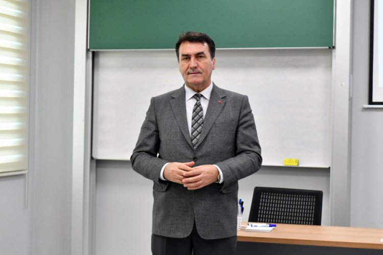 Bursa Osmangazi Belediye Başkanı D&uuml;ndar, gen&ccedil;lerle tecr&uuml;belerini paylaştı