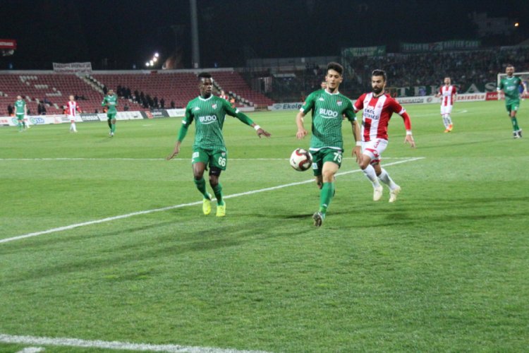 Bursaspor, 4 ma&ccedil;lık galibiyet hasretine son vererek hayata d&ouml;nd&uuml;