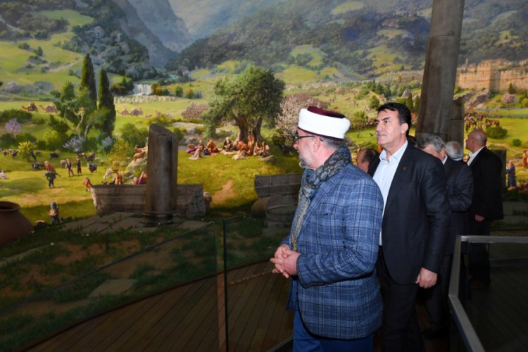 İske&ccedil;e M&uuml;ft&uuml;s&uuml;'nden Bursa Fetih M&uuml;zesi'ne ziyaret
